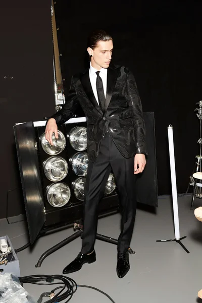 Look 38